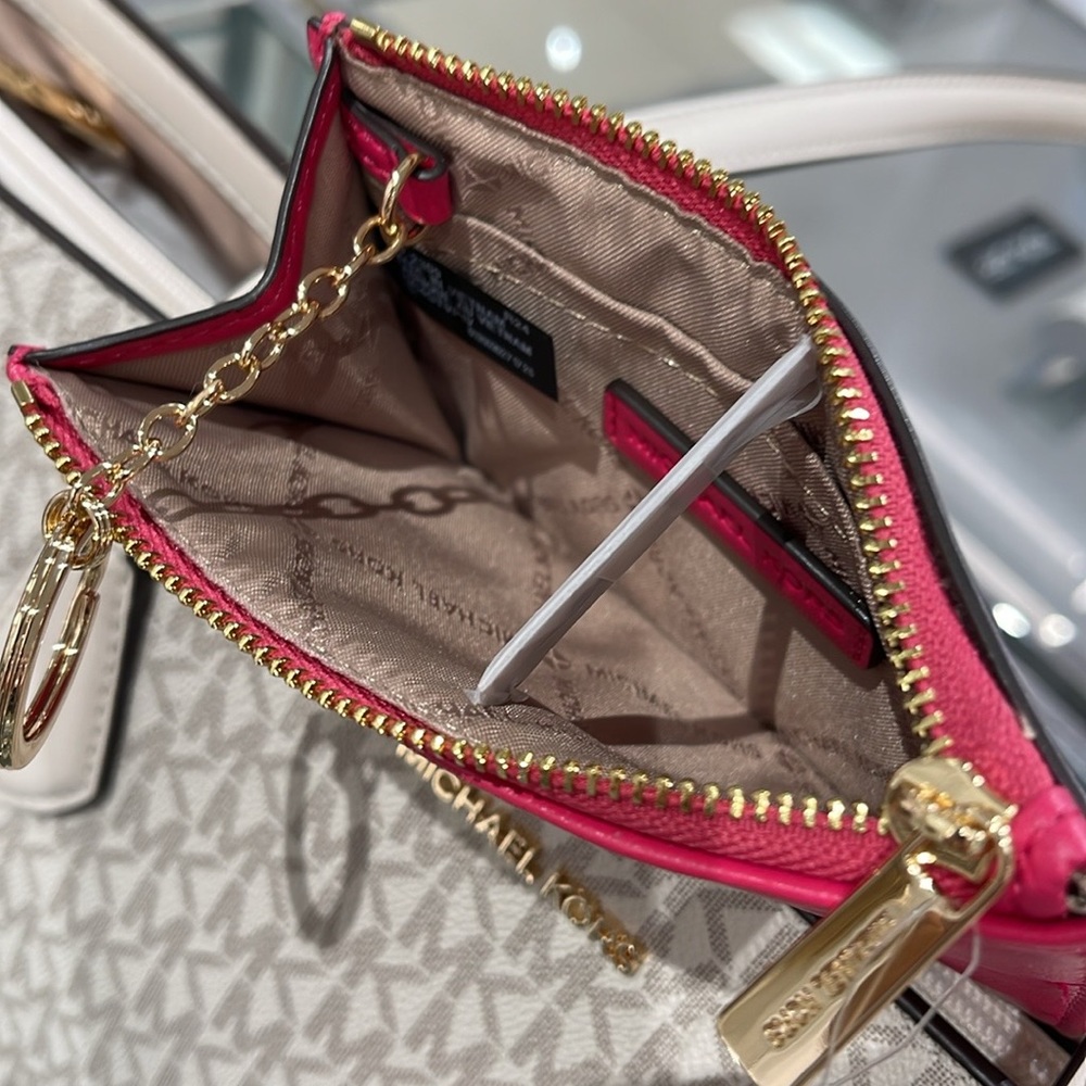 MICHAEL KORS
Jet Set Travel Small Top Zip Coin Pouch With ID 
Electric Pink 
NWT - Picture 12 of 16